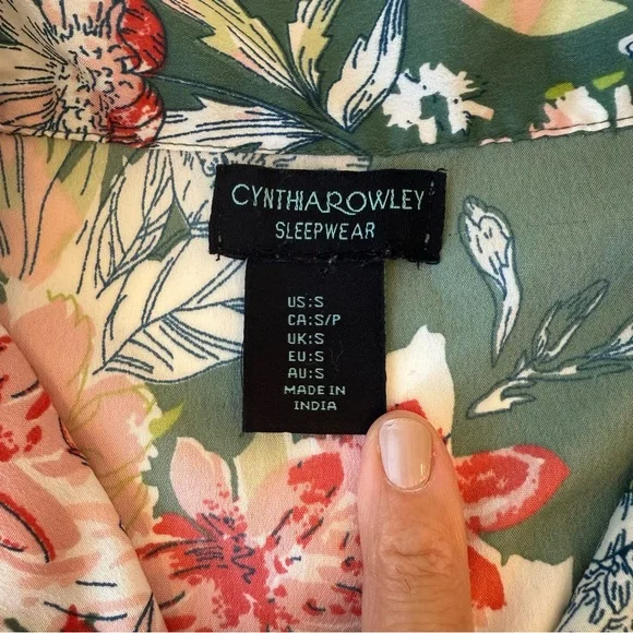 Women’s Spring Floral Green, Pink Pajama Shirt and Shorts Set, Lightweight, EUC - Picture 9 of 10